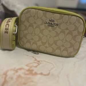 NWOT Coach Jamie Camera Bag in Sig Canvas & Green!